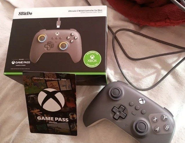 Controle PARA XBOX com fio - 8Bitdo Ultimate C para Xbox, licenciado para Xbox, com Hall Effect. Compatível com PC, ou Xbox Series X, Series S ou Xbox One