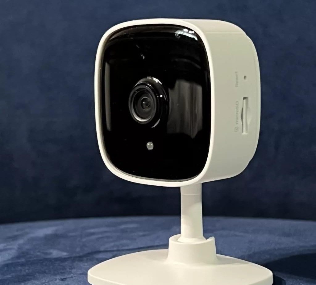 TP-Link Tapo C100 Câmera de Segurança Wi-Fi Interna Full HD 1080p, Visão Noturna até 9 m, Detecção de Movimento, Áudio Bidirecional, Alarme, ONVIF, Alexa e MicroSD até 512 GB